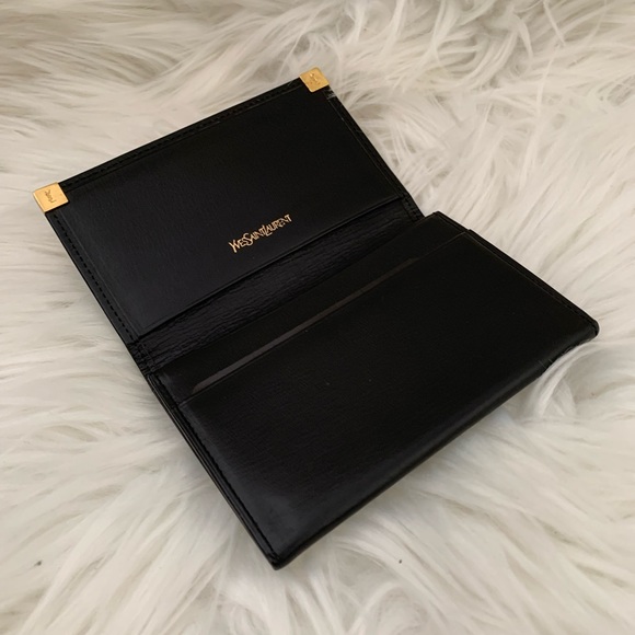 Yves Saint Laurent - Picture 6 of 7